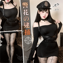 女警角色扮演服！率性一字領露肩連身裙搭十字網襪含背帶五件式套裝